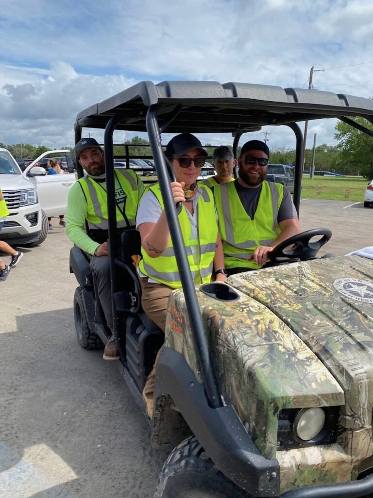 volunteer-flood-recovery-sandy-creek